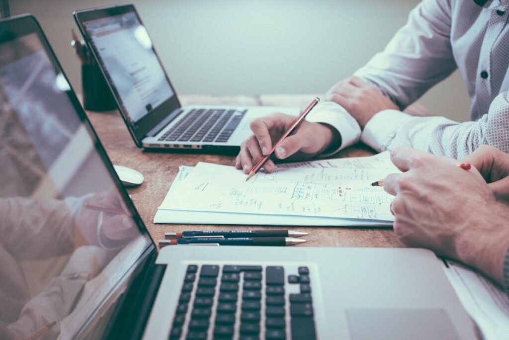 Sales enablement vs sales operations: cuándo necesitás qué